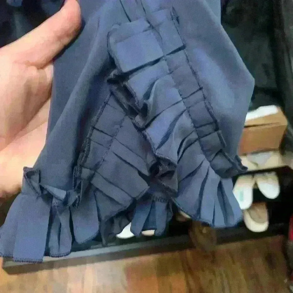 Nara Camicie Navy Ruffle Blouse size 4 NWT - Picture 4 of 15
